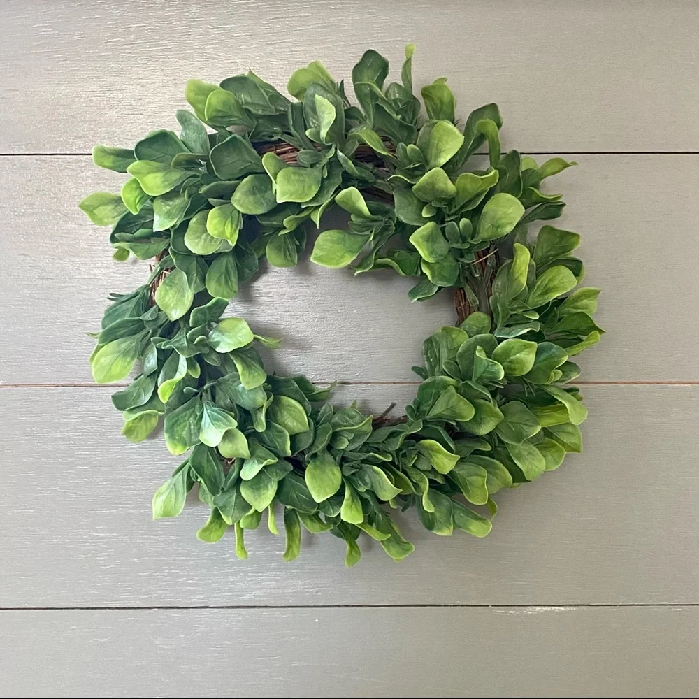 Faux Green‎ Wreath 12